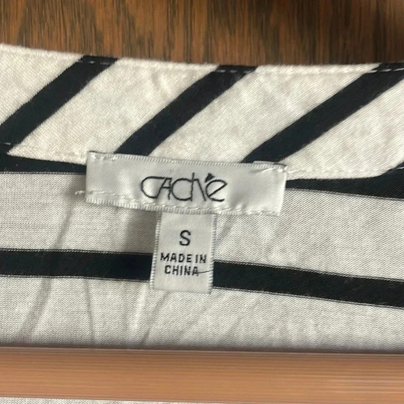 Black & White‎ Stripped Top - Picture 3 of 4